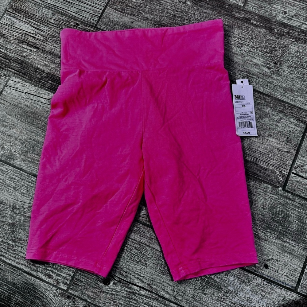 Shorts (e) - Picture 2 of 3
